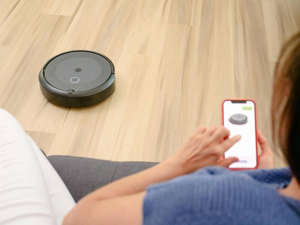 aspirator robot cu aplicatie.jpg